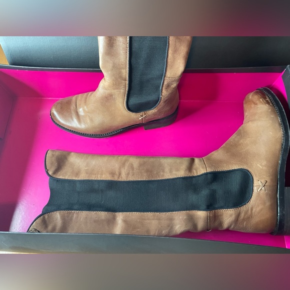 Vince Camuto knee-high boots! - Picture 3 of 6